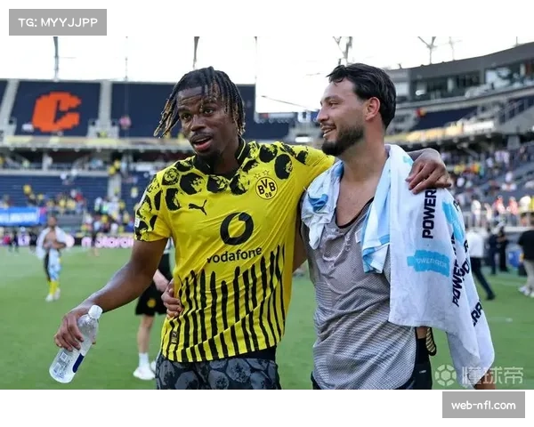 丘库埃梅卡替补绝平，狂奔半场与队友相拥