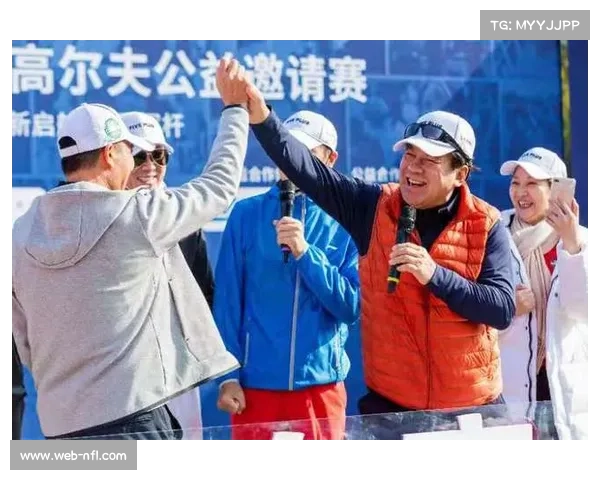 足球慈善赛募捐善款破百万，退役球星齐聚献爱心