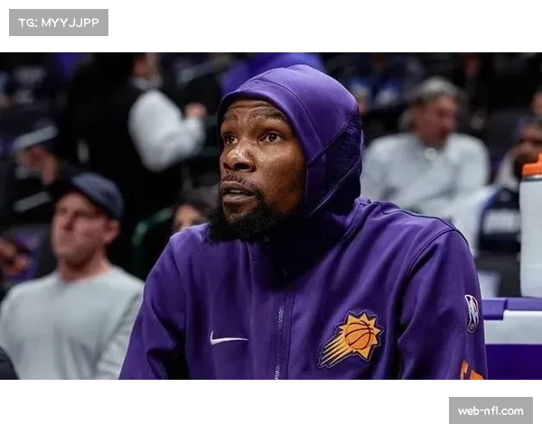 备战关键卡位战,太阳队宣布杜兰特&布克今日均参加完整球队训练